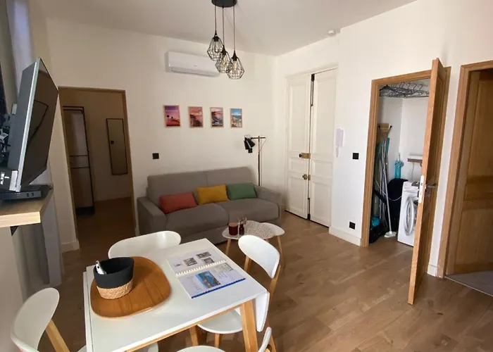 アパート Le Vauban, Vieil Antibes, Dynamique, Renove Et Convivial , Clim, Balcon