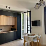 Le Vauban, Vieil Antibes, Dynamique, Renove Et Convivial , Clim, Balcon * Antibes