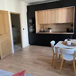 Le Vauban, Vieil Antibes, Dynamique, Renove Et Convivial , Clim, Balcon Apartamento *