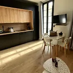 Apartment Le Vauban, Vieil Antibes, Dynamique, Renove Et Convivial , Clim, Balcon