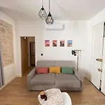 Apartment Le Vauban, Vieil Antibes, Dynamique, Renove Et Convivial , Clim, Balcon Antibes