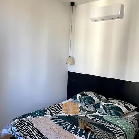 Marlene Coeur Vieil Antibes, Quartier Sympa, Renove Et Convivial , Clim, Balcon