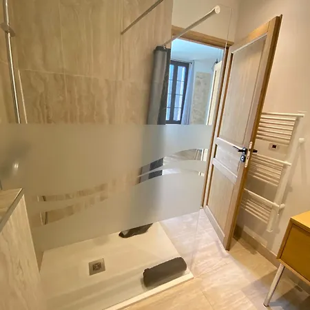 Апартаменты Le Vauban, Central, Dynamique, Renove Et Convivial , Clim, Balcon