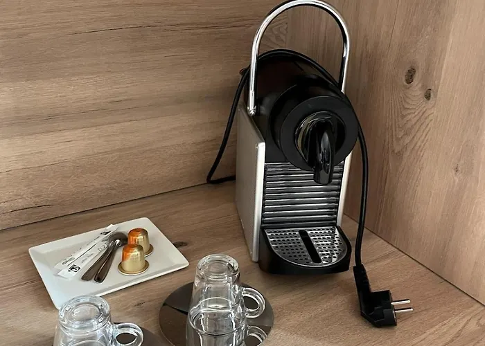 公寓 Le Vauban, Vieil Antibes, Dynamique, Renove Et Convivial , Clim, Balcon *