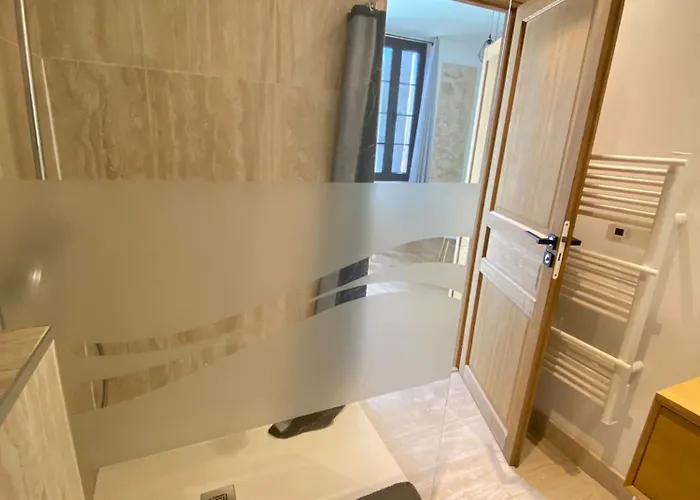 公寓 Le Vauban, Vieil Antibes, Dynamique, Renove Et Convivial , Clim, Balcon